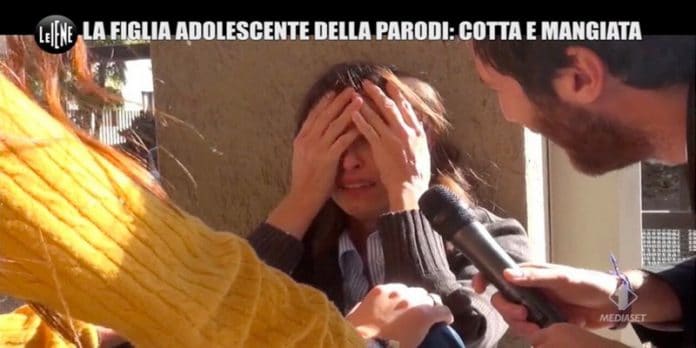 Benedetta Parodi disperata: tira i capelli alla figlia 16enne in diretta tv
