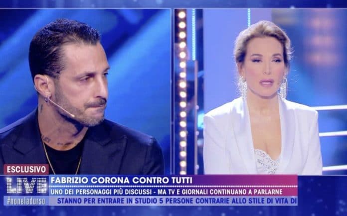 Fabrizio Corona da Barbara d'Urso, lascia lo studio: 'Sei bigotta e retorica'