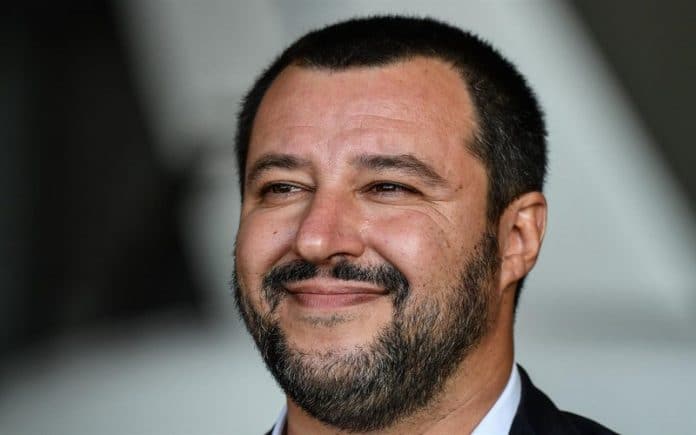 Matteo Salvini asfalta Fabio Fazio in diretta a Non è L'Arena: 'Guadagna 4 milioni'