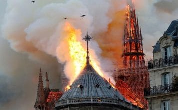 Notre Dame, perdita indicibile: la cattedrale si salverà?