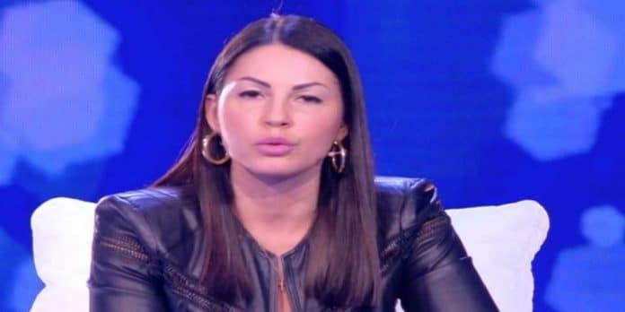 Eliana Michelazzo dice basta a Pamela: esiste un suo video hard virtuale con Simone Coppi