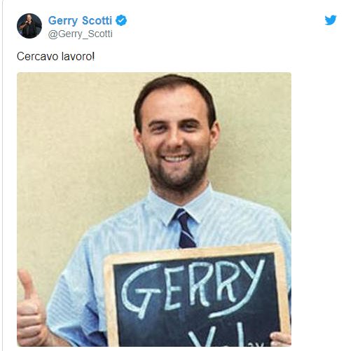 Gerry Scotti irriconoscibile: giovane, magro e capelli lunghi (foto)