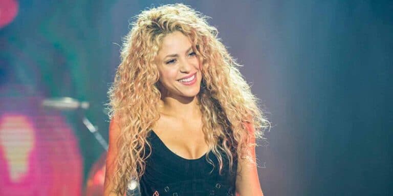 Shakira, nuovo singolo: quasi irriconoscibile dopo il cambio look [FOTO]