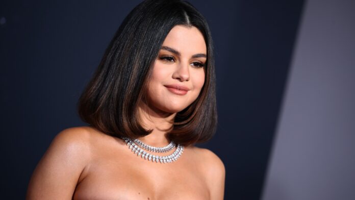 Selena Gomez: discorso commovente ai fan