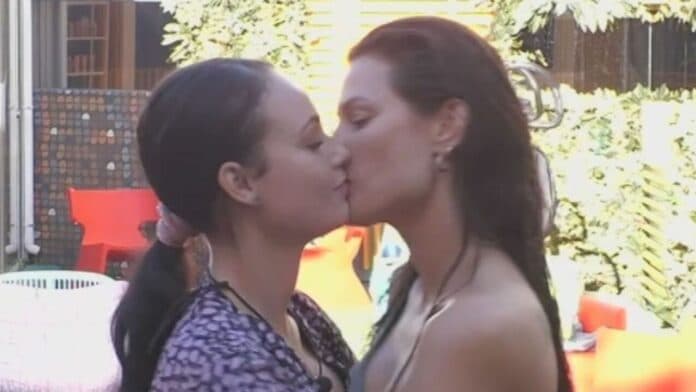 Rosalinda e Dayane bacio