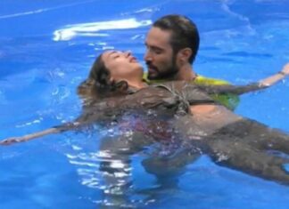 Alex Belli e Soleil Sorge passione in piscina
